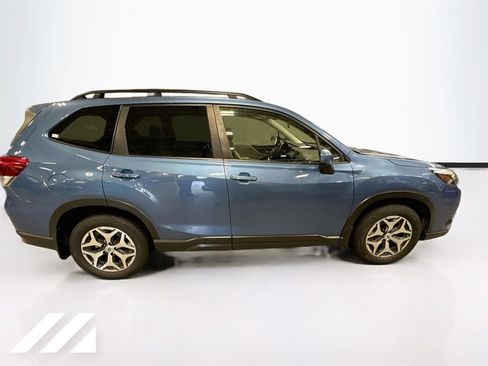 Used 2022 Subaru Forester Premium AWD/4WD image 4