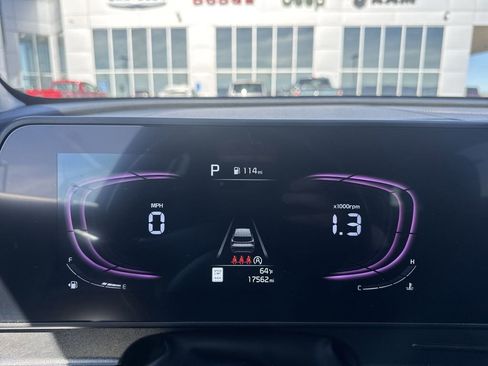 Used 2025 Kia Sportage EX image 15