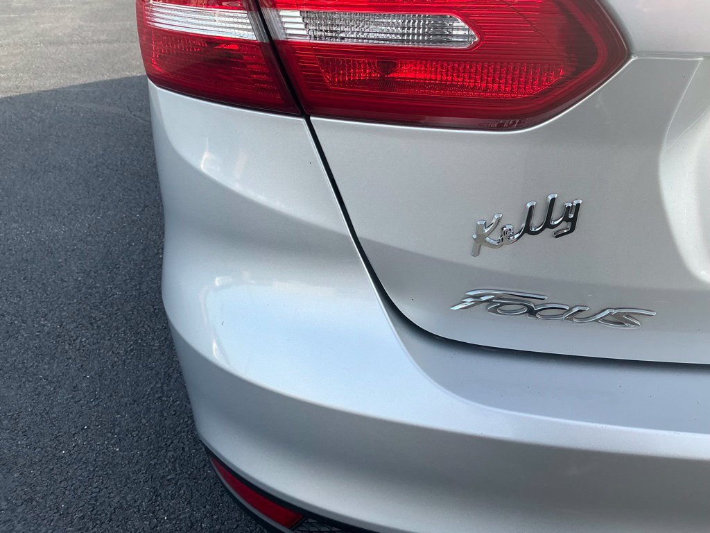 Used 2018 Ford Focus SE w/ Cold Weather Package FWD image 34
