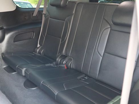 Used 2020 Chevrolet Suburban LT AWD/4WD image 13