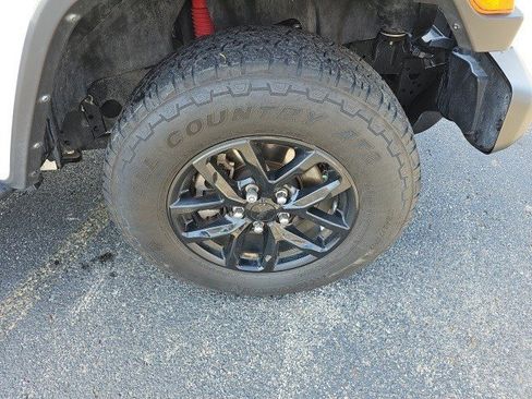 Used 2022 Jeep Gladiator Sport image 10