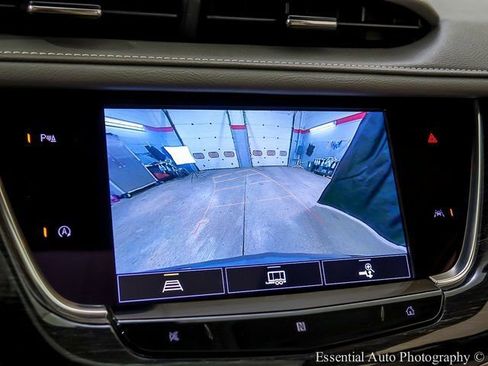 Used 2021 Cadillac XT6 Premium Luxury image 17