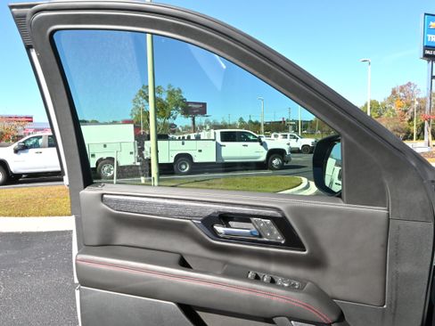 Used 2025 GMC Yukon AT4 Ultimate image 26