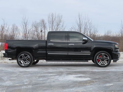 Used 2018 Chevrolet Silverado 1500 LTZ Z71 image 2