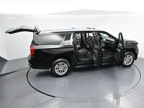 Used 2023 GMC Yukon XL SLT w/ SLT Premium Package AWD/4WD image 47