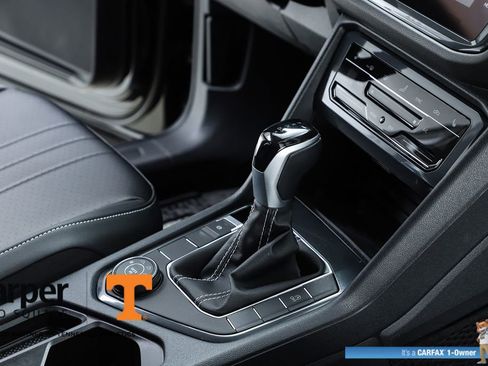 Used 2024 Volkswagen Tiguan SE image 33