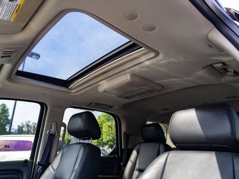 Used 2013 Cadillac Escalade Premium AWD/4WD image 19