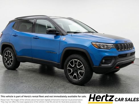 Used 2025 Jeep Compass Trailhawk AWD/4WD image 1