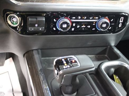 Used 2023 Chevrolet Silverado 1500 LT w/ Z71 Off-Road Package AWD/4WD image 20