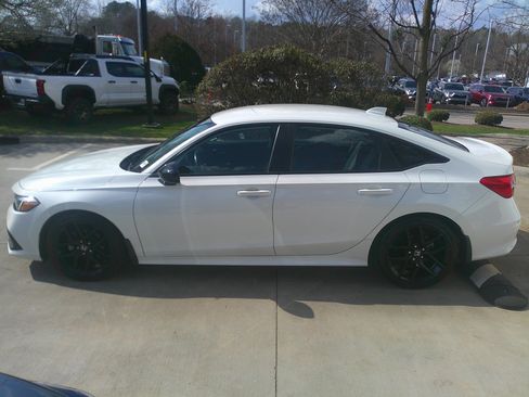 Used 2024 Honda Civic Sport image 8