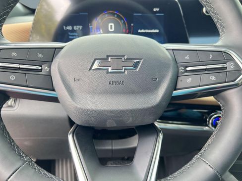 New 2026 Chevrolet Equinox ACTIV w/ Convenience Package III FWD image 18