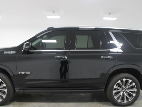 Used 2025 Chevrolet Tahoe High Country AWD/4WD image 6