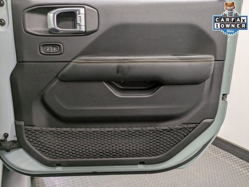 Used 2024 Jeep Wrangler Sahara image 28