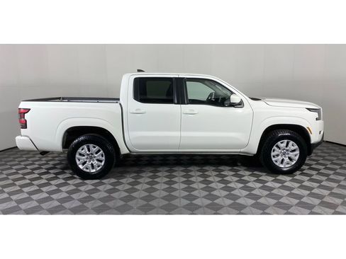 Used 2022 Nissan Frontier SV image 18