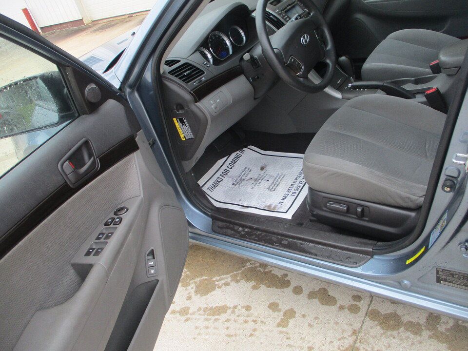 Used 2010 Hyundai Sonata GLS FWD image 9