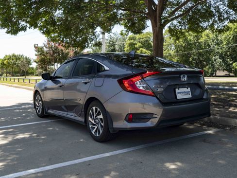 Used 2017 Honda Civic EX image 7