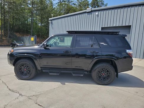 Used 2018 Toyota 4Runner TRD Off-Road image 8