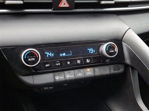 Used 2021 Hyundai Elantra SEL image 16