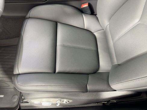 Certified 2026 Porsche Macan S AWD/4WD image 14