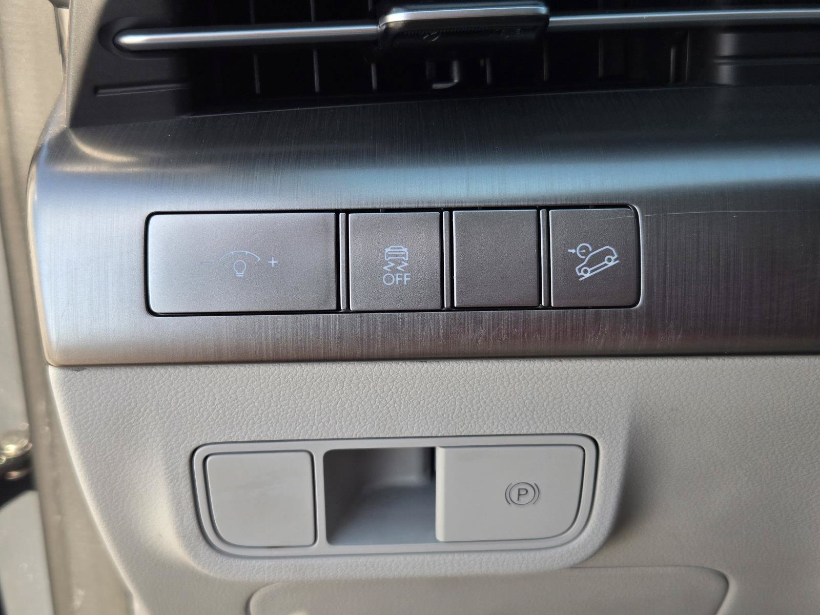 Used 2024 Hyundai Kona SEL FWD image 24