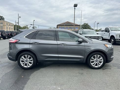 Used 2022 Ford Edge Titanium image 9