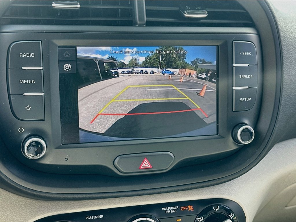 Used 2025 Kia Soul LX w/ LX Technology Package FWD image 13