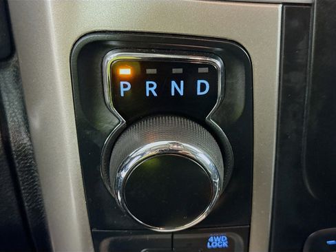 Used 2018 RAM 1500 SLT image 19