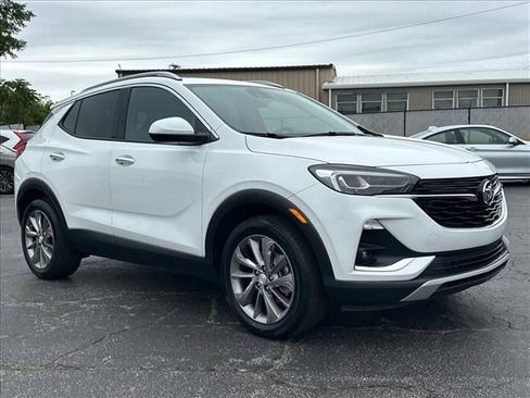 Certified 2022 Buick Encore GX Essence w/ Experience Buick Package FWD image 2