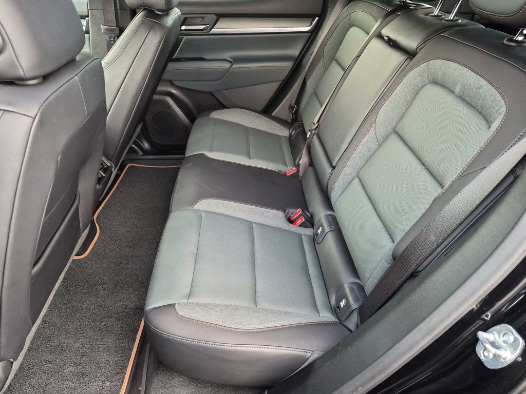 Used 2026 GMC Terrain AT4 w/ Technology Package II AWD/4WD image 30