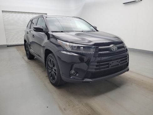 Used 2019 Toyota Highlander SE image 13