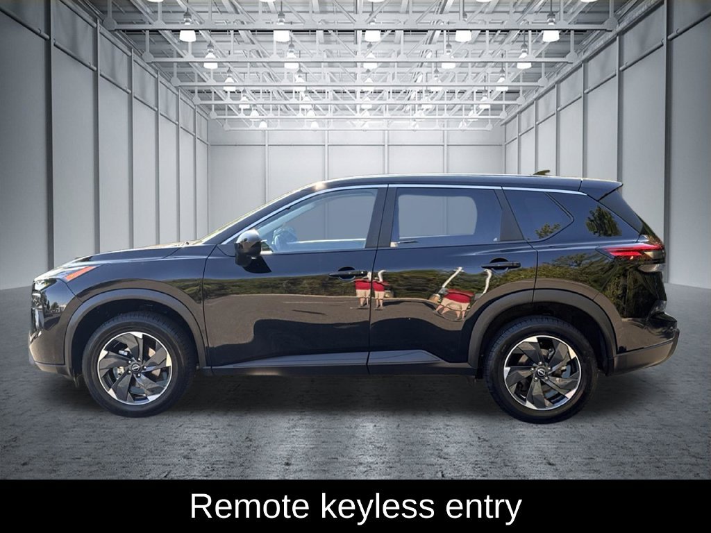Used 2025 Nissan Rogue SV AWD/4WD image 4