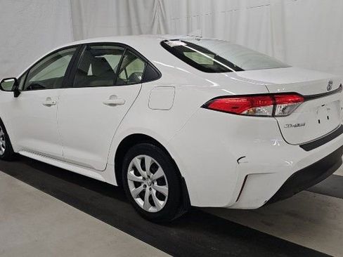 Used 2024 Toyota Corolla LE image 3