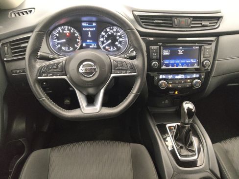 Used 2020 Nissan Rogue SV FWD image 22
