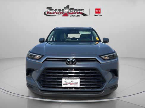 Certified 2024 Toyota Grand Highlander XLE image 4