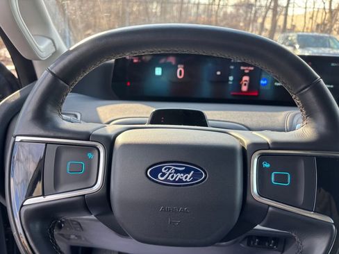 Used 2025 Ford Expedition Max Platinum image 8