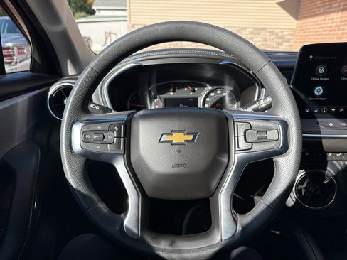Used 2025 Chevrolet Blazer LT image 7
