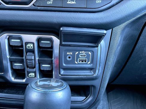 Used 2024 Jeep Wrangler Sahara w/ Technology Group image 21