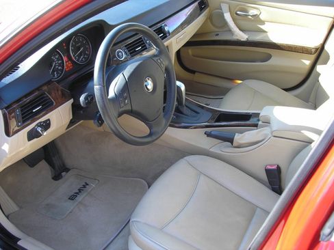 Used 2010 BMW 335i Sedan image 3