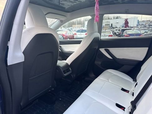 Used 2021 Tesla Model Y Long Range image 6