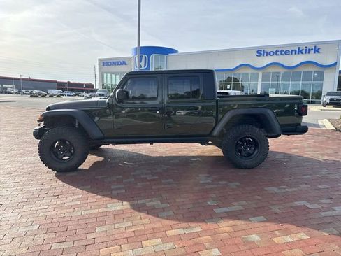 Used 2023 Jeep Gladiator Rubicon w/ Cold Weather Group image 3