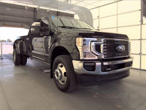 Used 2021 Ford F350 King Ranch w/ King Ranch Ultimate Package AWD/4WD image 3