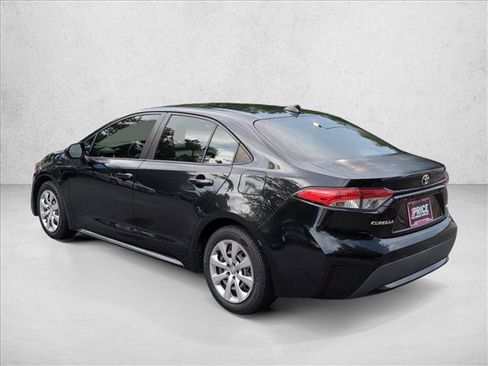 Used 2020 Toyota Corolla LE FWD image 7