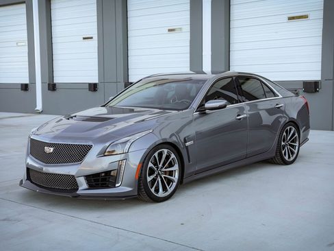 Used 2019 Cadillac CTS V w/ Carbon Fiber Package image 4