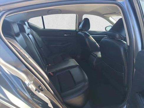 Used 2024 Nissan Altima 2.5 SR image 18