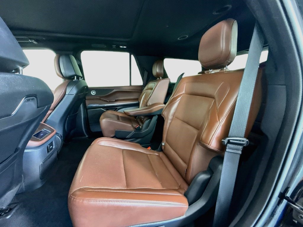 Used 2025 Lincoln Navigator Reserve AWD/4WD image 24