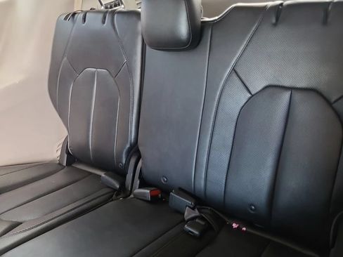 Used 2018 Chrysler Pacifica Limited FWD image 10