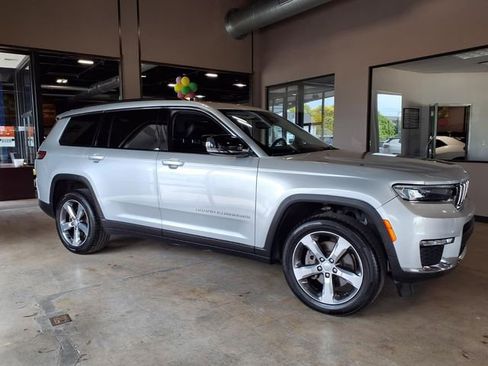 Used 2021 Jeep Grand Cherokee L Limited AWD/4WD image 8