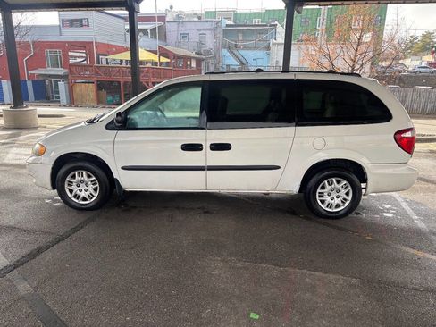 Used 2004 Dodge Grand Caravan SE w/ Popular Equipment Group image 8