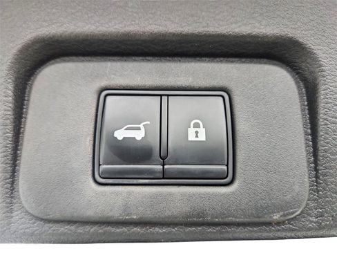 Used 2022 Nissan Rogue Platinum w/ Head-Up Display Package image 31