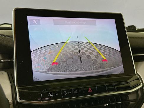 Certified 2023 Jeep Compass Limited image 18